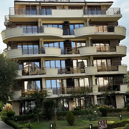 Perfect Sea And Pool View Long