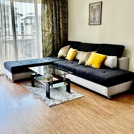 Perfect Sea And Pool View Long * シュコルピロフツ