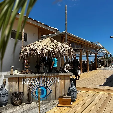 Perfect Sea And Pool View Long *