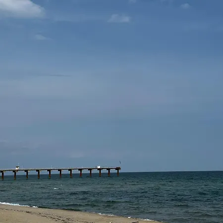 Perfect Sea And Pool View Long * シュコルピロフツ