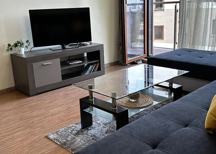 Perfect Sea And Pool View Long 슈코르필로브치