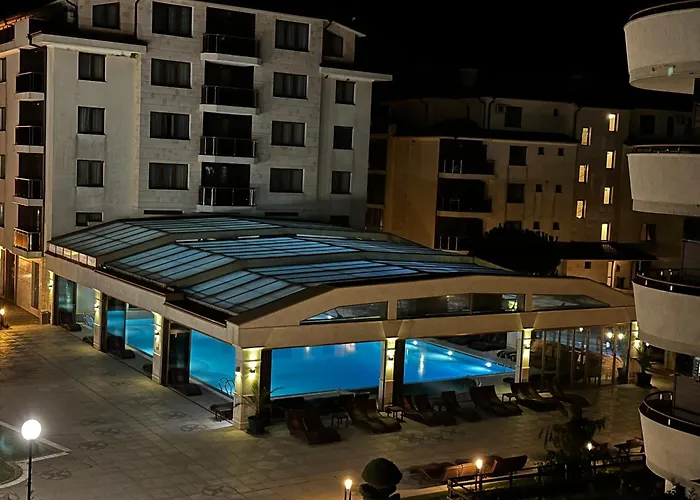 Perfect Sea And Pool View Long 슈코르필로브치